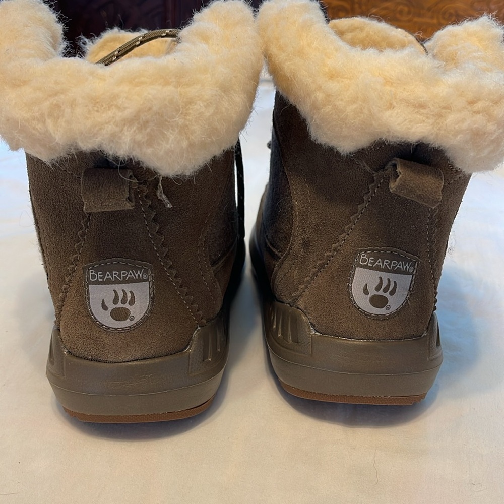 BEARPAW Cozy Brown Shearling-Lined Boots - Picture 4 of 7